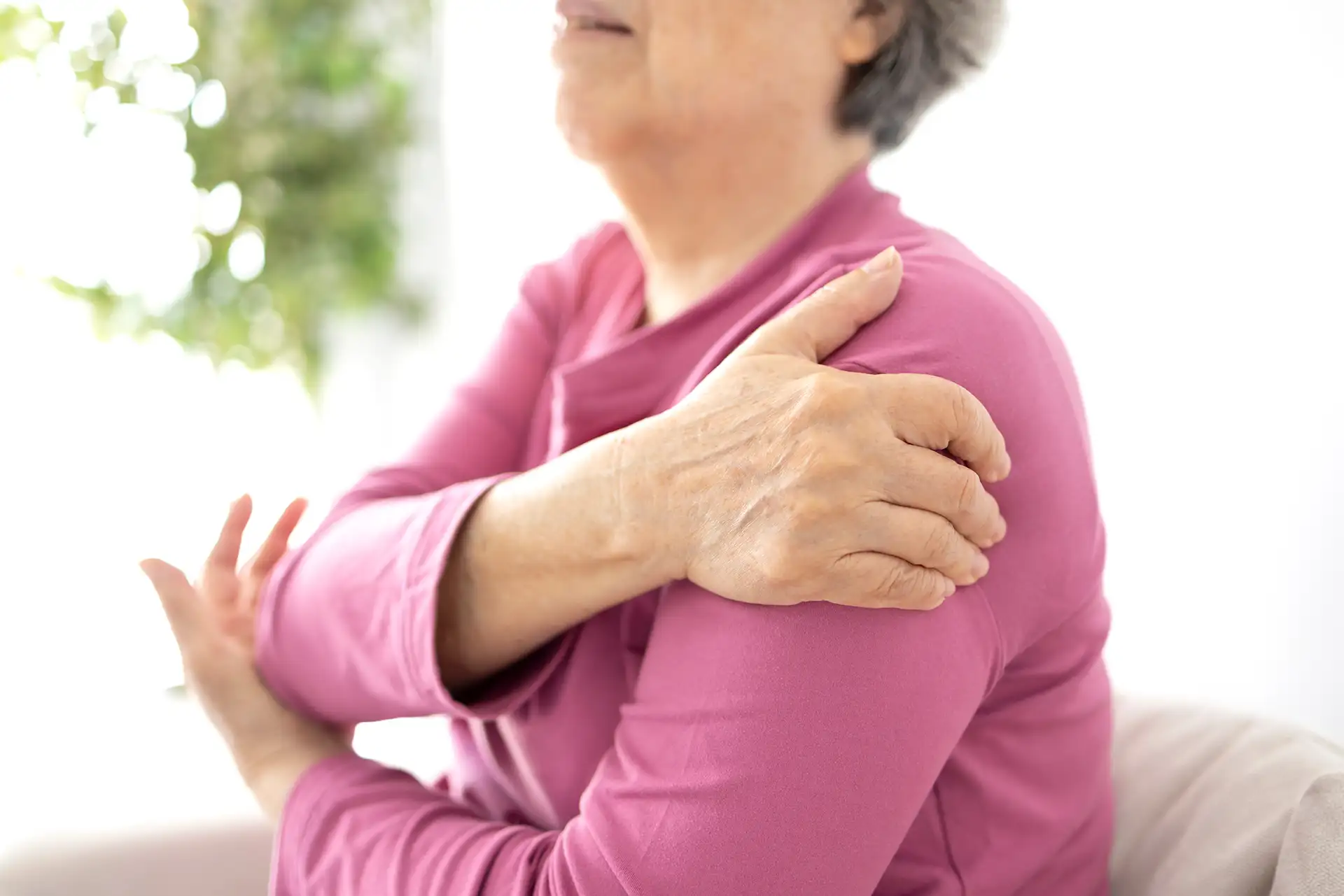 Shoulder Arthritis Symptoms